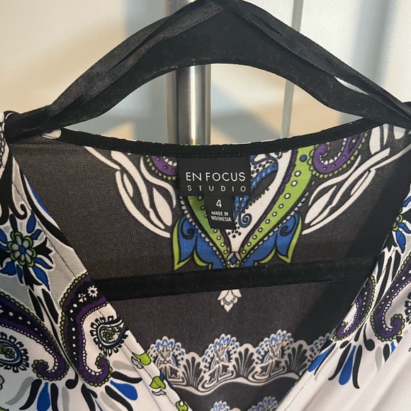 Lightweight mini Dress - Picture 2 of 4